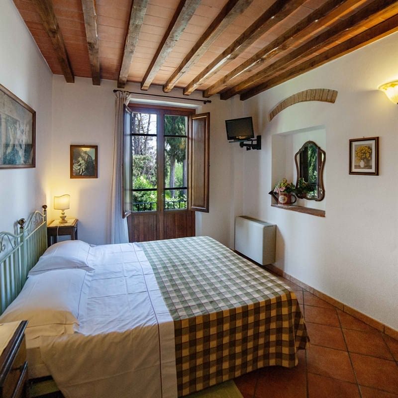 Torciano Hotel - Romantico Soggiorno con Degustazione di Olio in Toscana (x 1 persona) - Buono Regalo